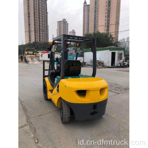 Komastu Fork Lift 3T